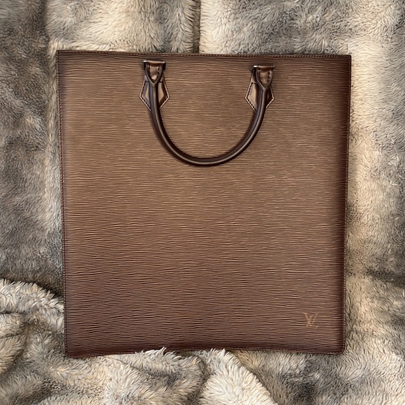 Louis Vuitton Plat Epi Moka ✨Mint condition.✨ - Picture 2 of 9